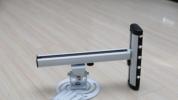 看我一部iPhone的钱组建一套110寸家庭影院