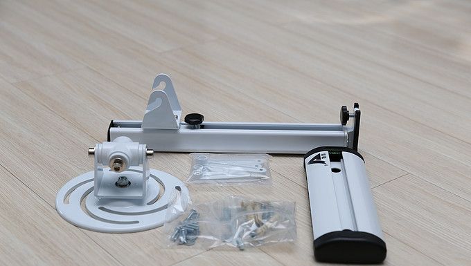 看我一部iPhone的钱组建一套110寸家庭影院