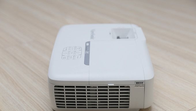 看我一部iPhone的钱组建一套110寸家庭影院