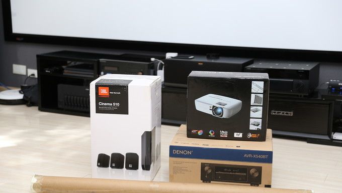 看我一部iPhone的钱组建一套110寸家庭影院