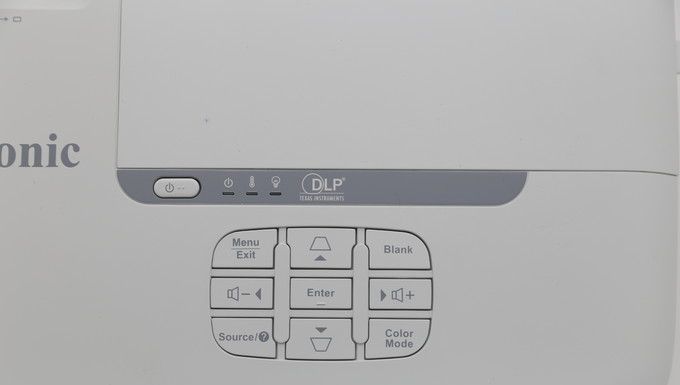 看我一部iPhone的钱组建一套110寸家庭影院