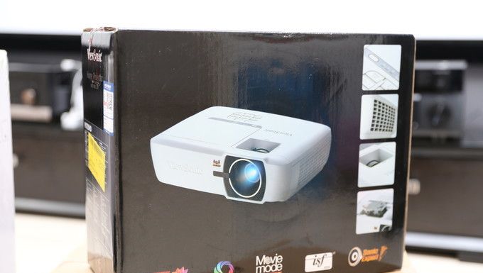 看我一部iPhone的钱组建一套110寸家庭影院