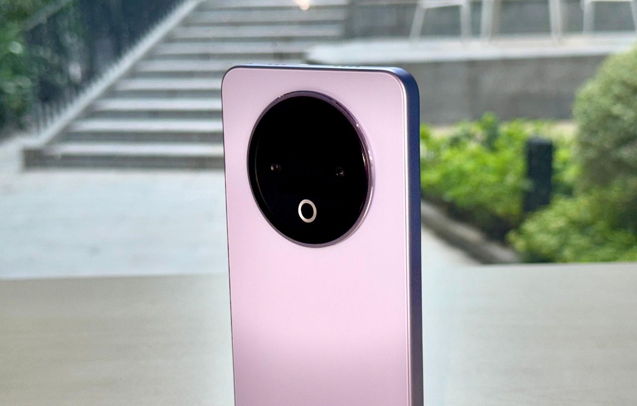 vivo Y500太犀利了!续航、信号优势强,但也有明显短板