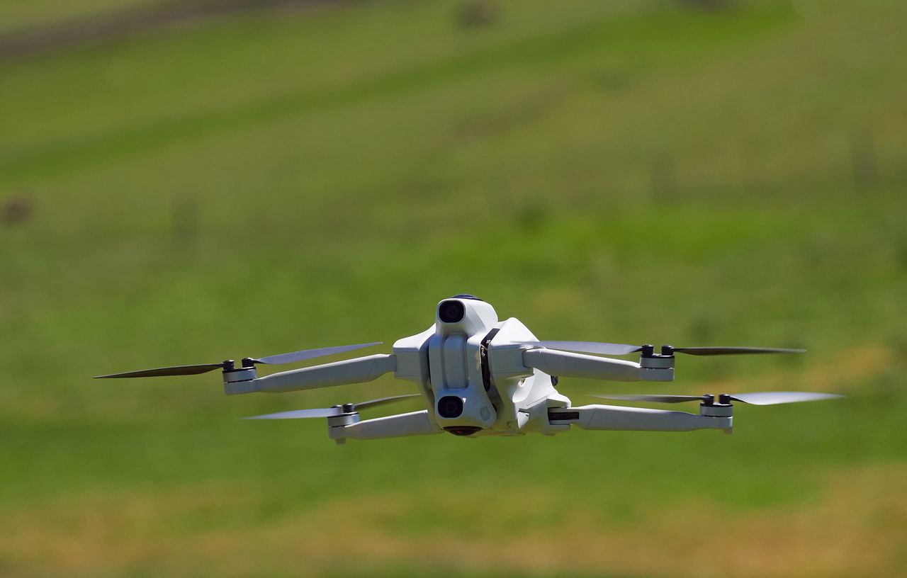 影翎Antigravity A1首发评测:飞行精准,避障灵活,玩法拉满了