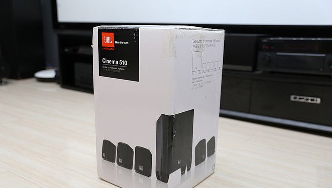 看我一部iPhone的钱组建一套110寸家庭影院