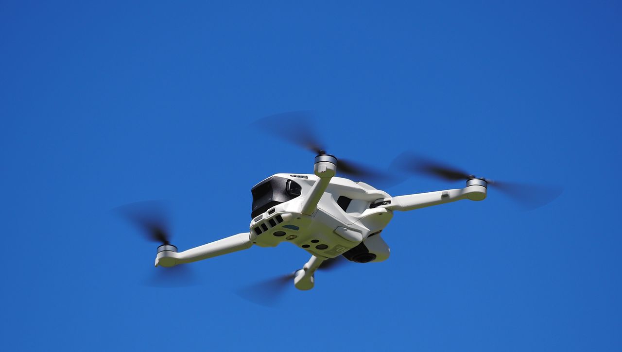 影翎Antigravity A1首发评测:飞行精准,避障灵活,玩法拉满了