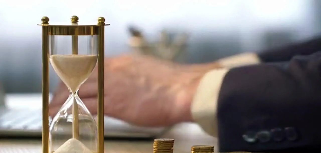 2025年养老金新玩法，用AI定制终身收入，靠谱吗？ 2025年养老金大变革，AI算法能算出你退休后每月领多少钱