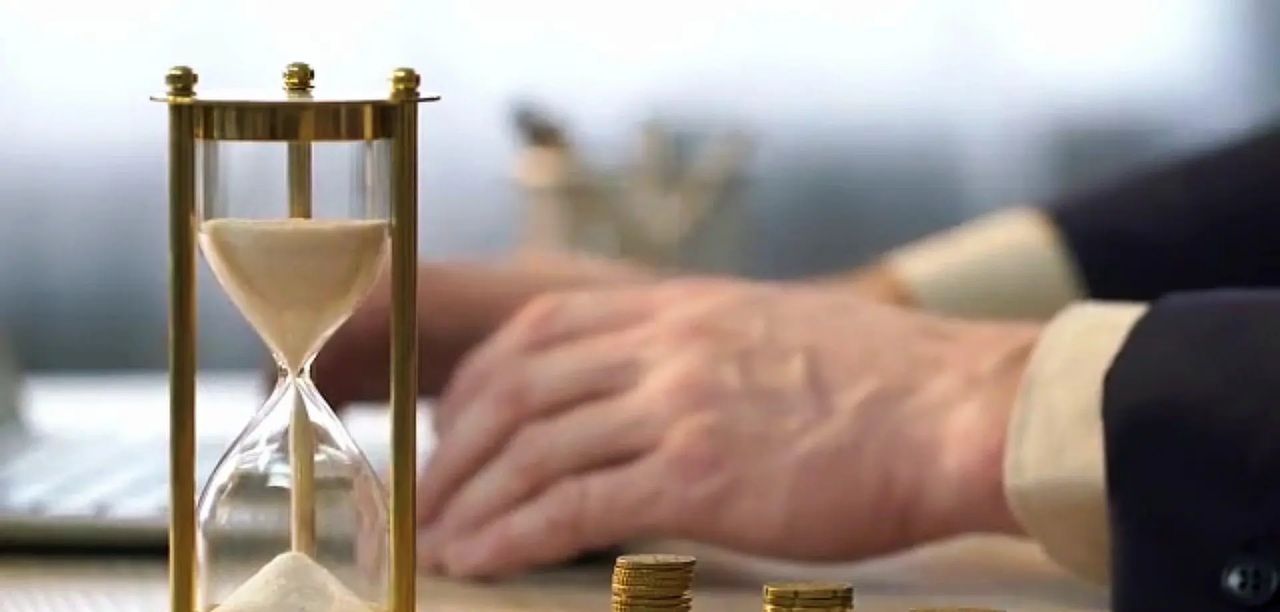 2025年养老金新玩法，用AI定制终身收入，靠谱吗？ 2025年养老金大变革，AI算法能算出你退休后每月领多少钱