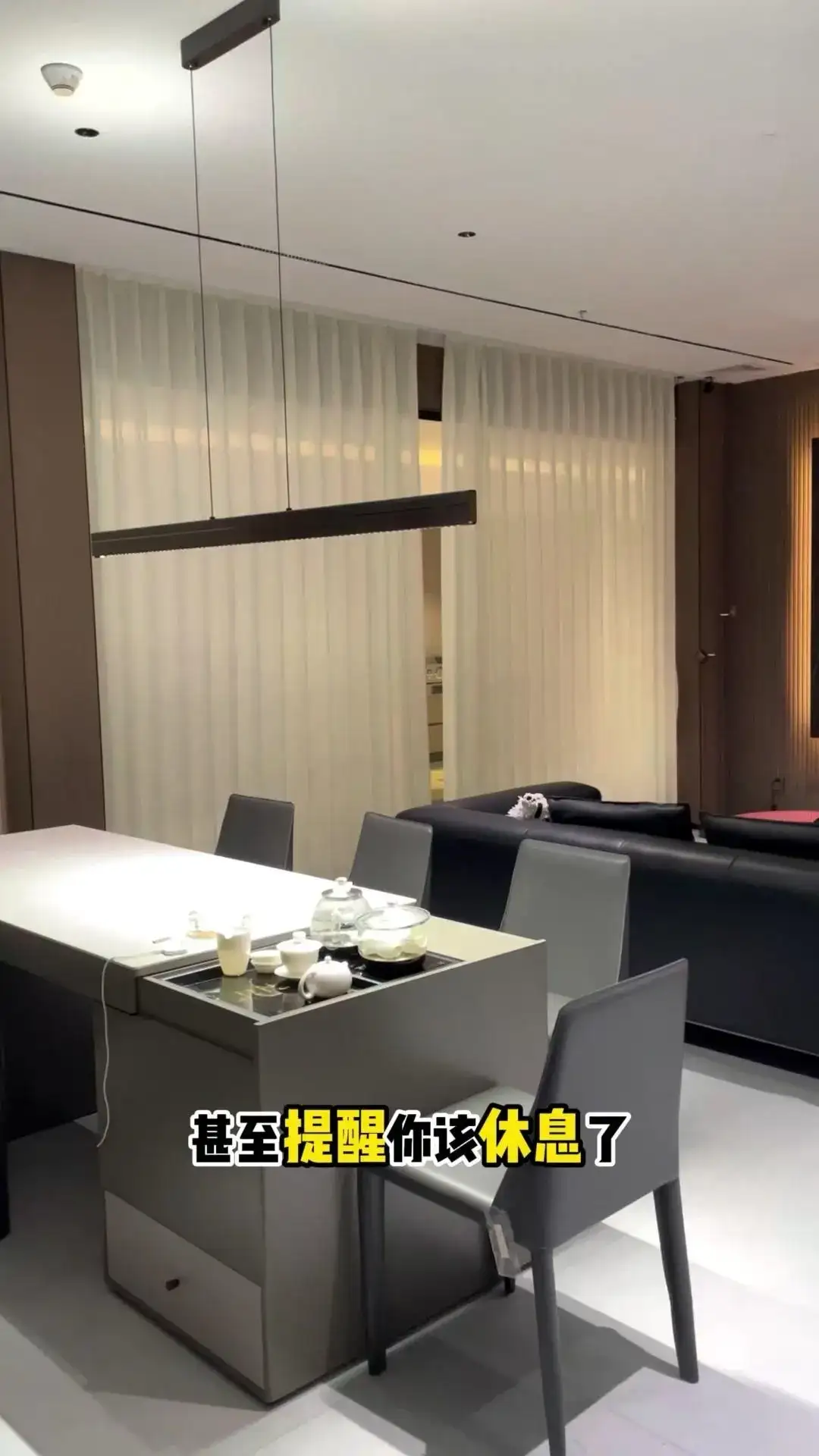 DeepSeek遇上全屋智能：智能生活的超级进化 要是钢铁侠里面的贾维斯出现在我们家里，那我们生活到底会有多酷呢？随着DeepAI这种软件与我们智能家居深度结合，未来一定会给我们生活带来翻天覆地的变化