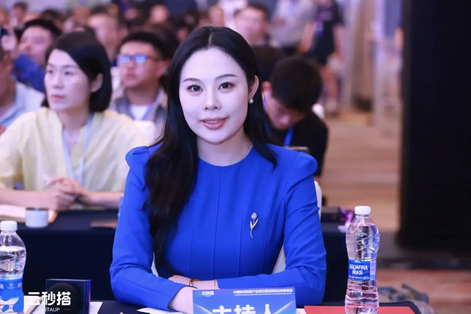 参观全国人工智能机器人头部企业【宇树科技】，我最大的感触是，它既然不是一个大园区，他只是一个很普通的甚至有点陈旧的厂房型办公楼，但是他把所有的精力都用在研发创新，并创造了那么多我们新闻上看到国际上取得的各种荣耀