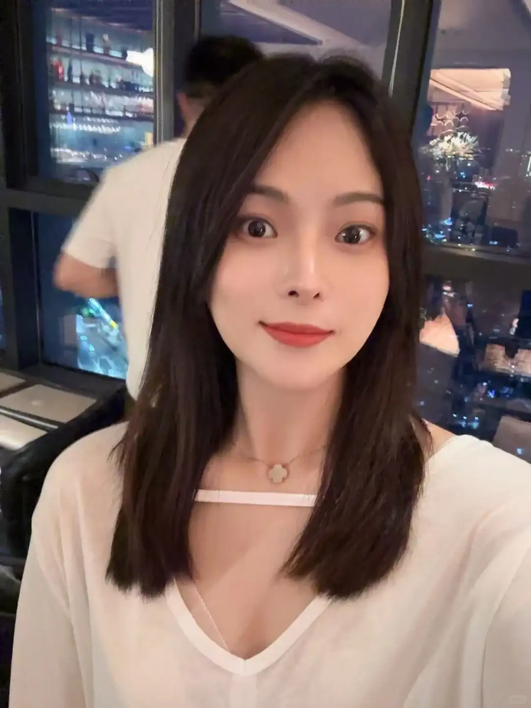 Nano Banana生成室内光影写真（附提示词）