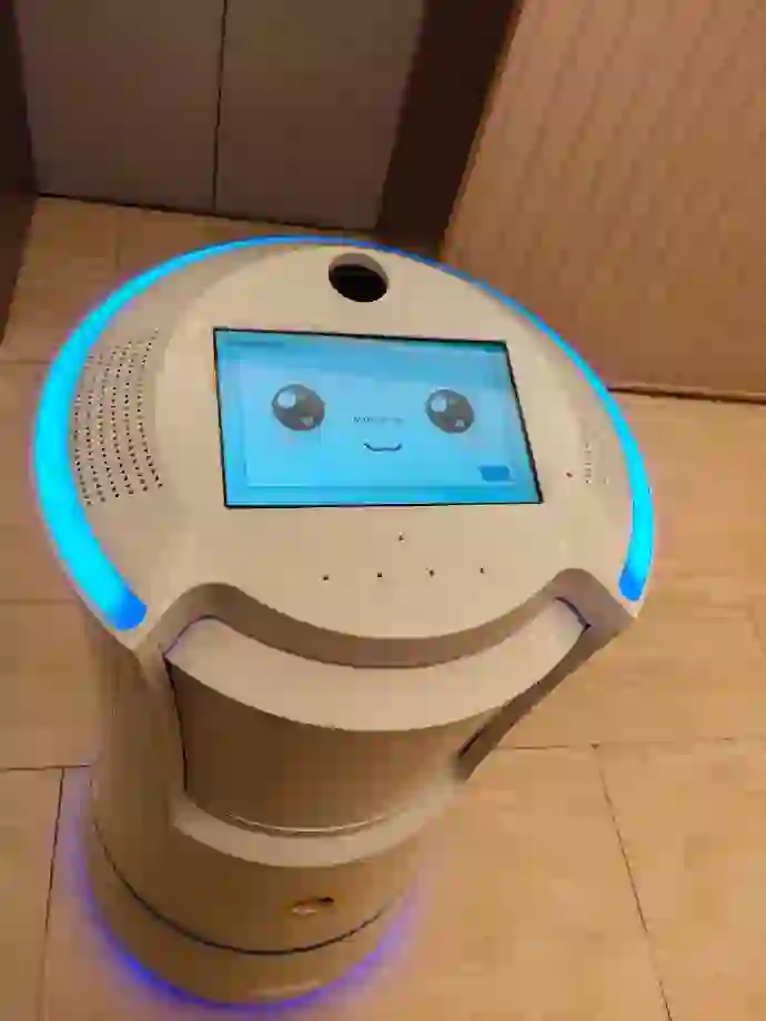 酒店的小机器人，可可爱爱