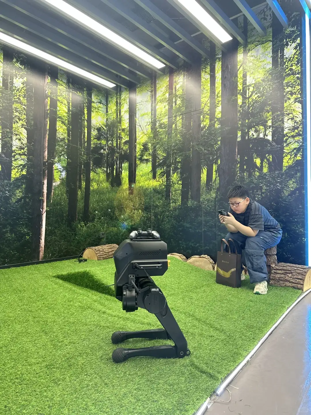 这个机器人场馆也太好玩辣太酷辣！