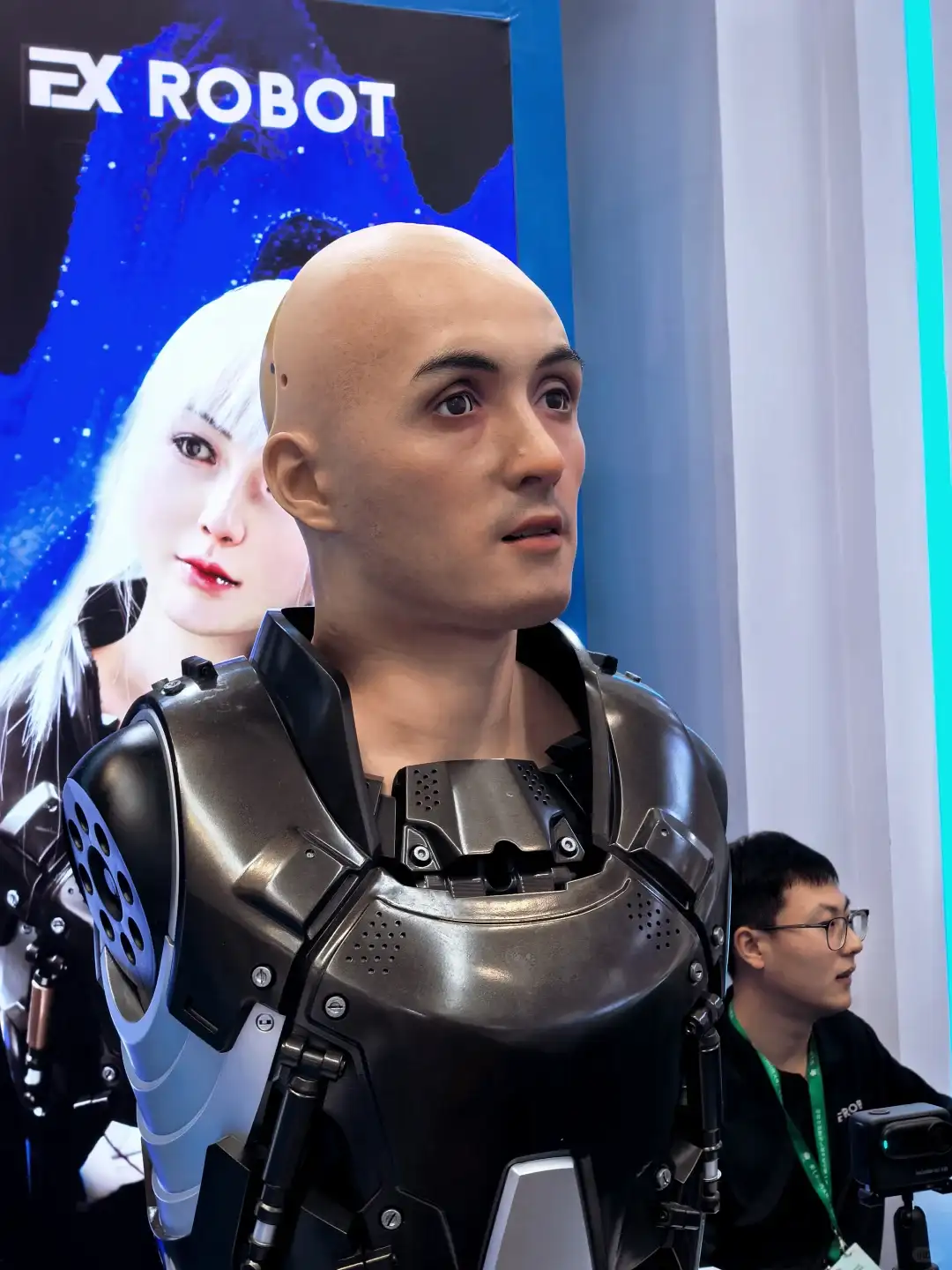 山西文博会科技与文化碰撞！握手宇树机器人