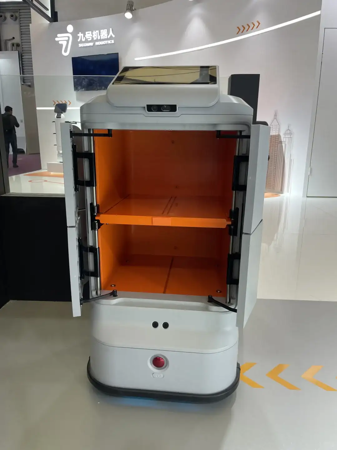 如何选择送物机器人？