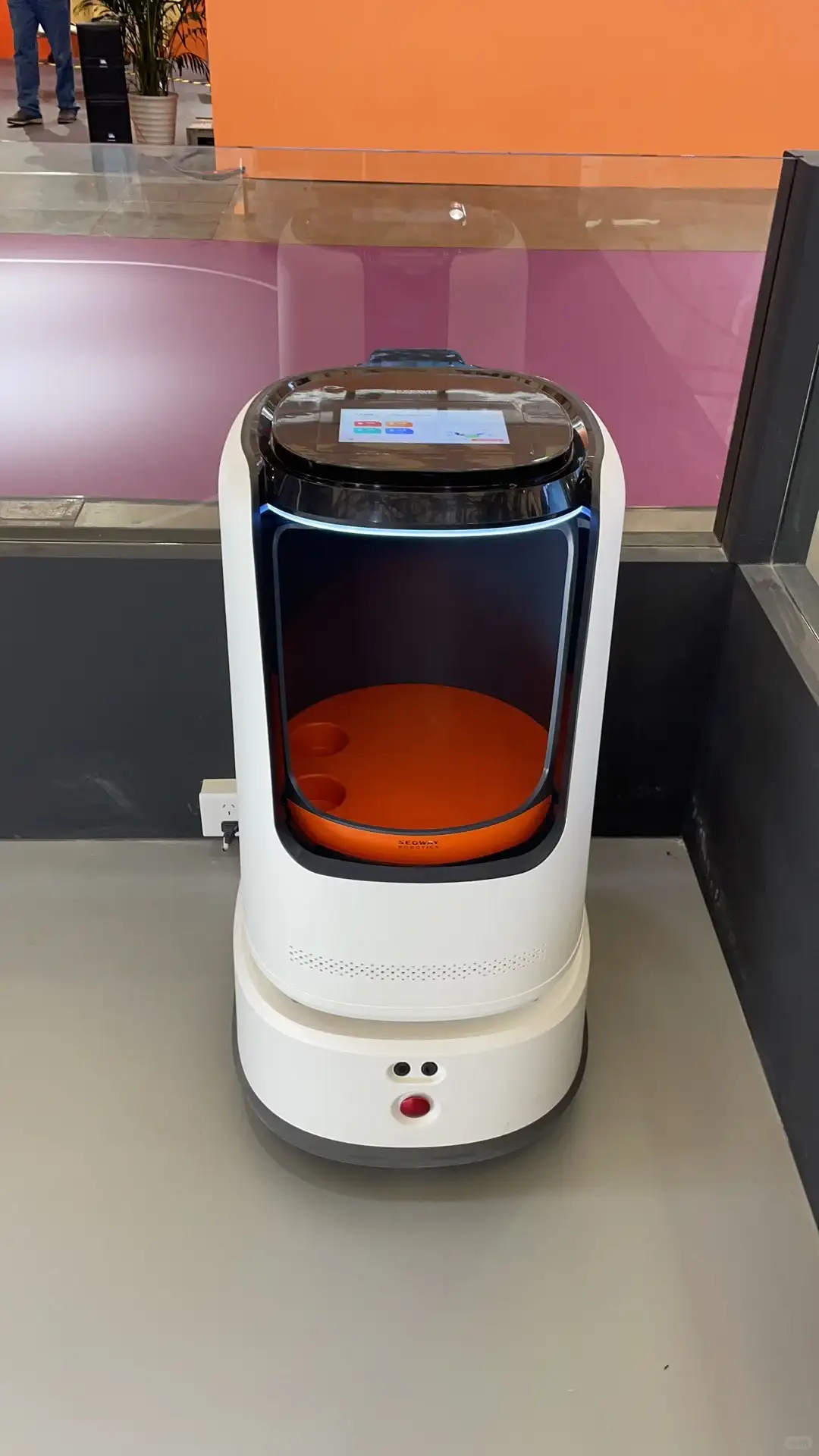 如何选择送物机器人？