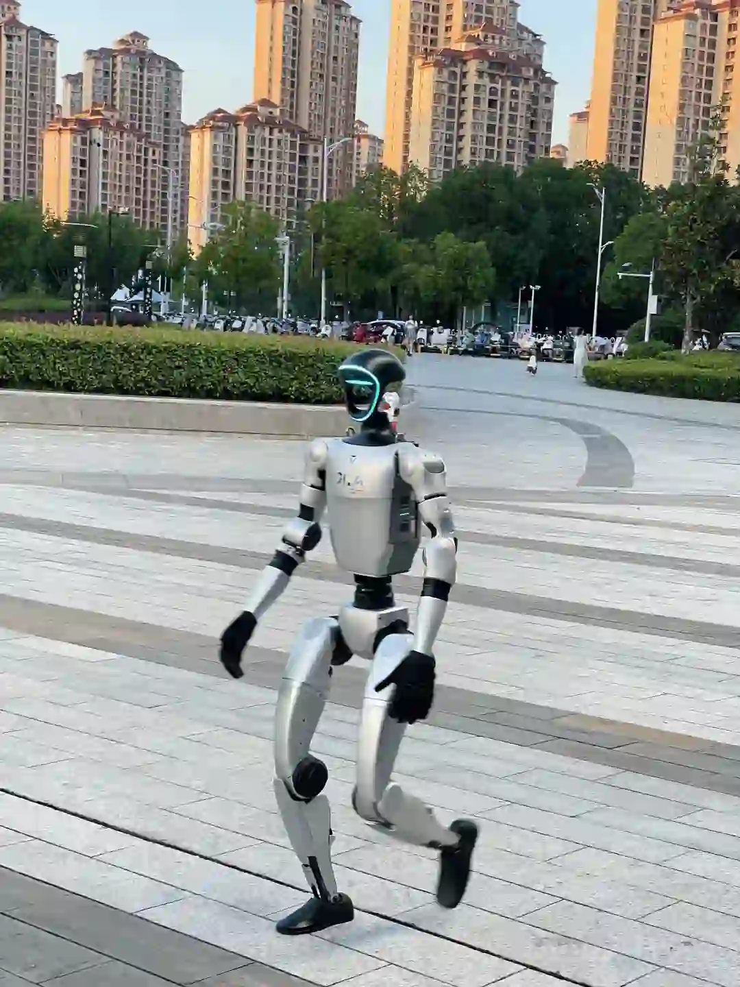 襄阳还是太魔幻了！机器人都会打拳🥊啦！！