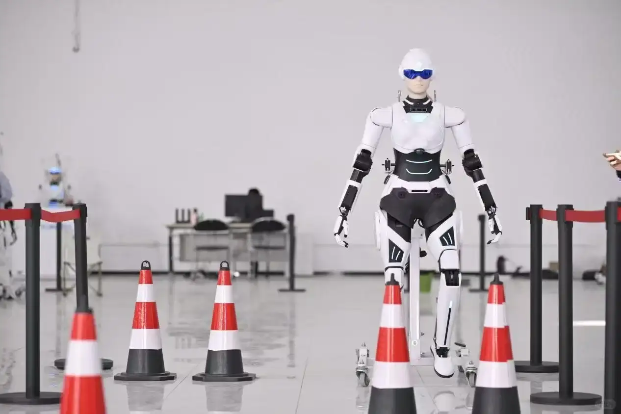 未来已来：探秘墨甲机器人的智能世界