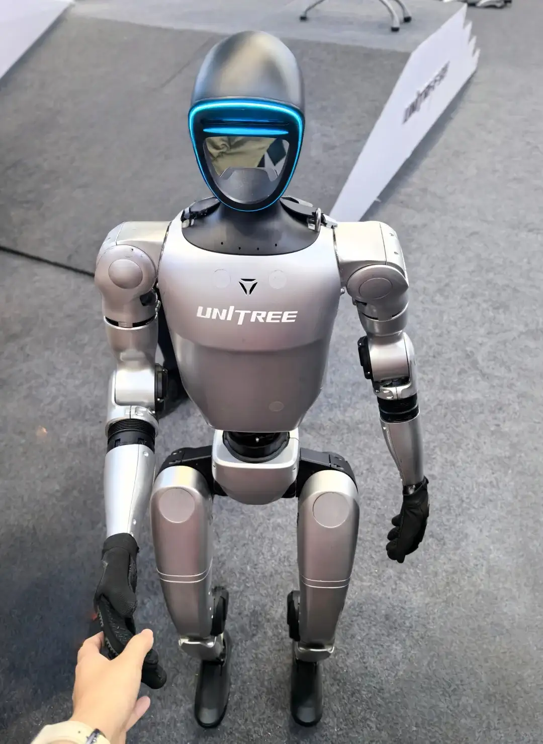 山西文博会科技与文化碰撞！握手宇树机器人