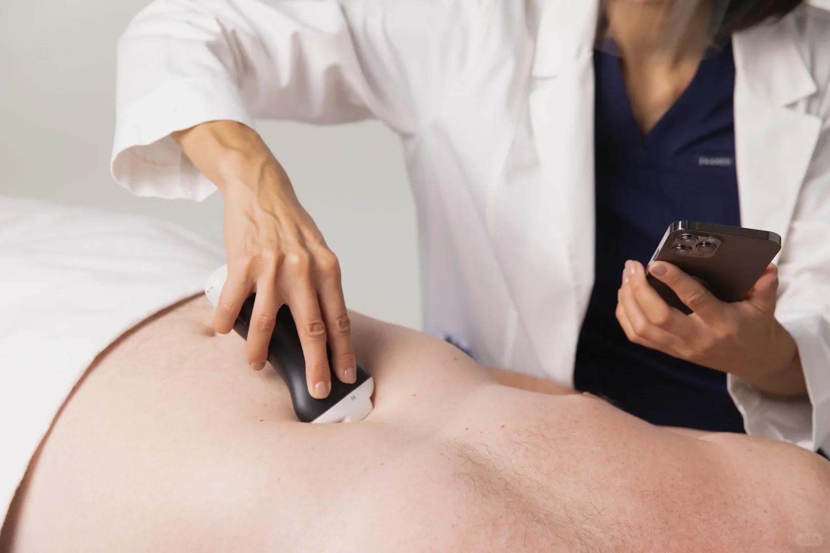 掌上超声的 “超级大脑”！端侧 AI vs 云侧