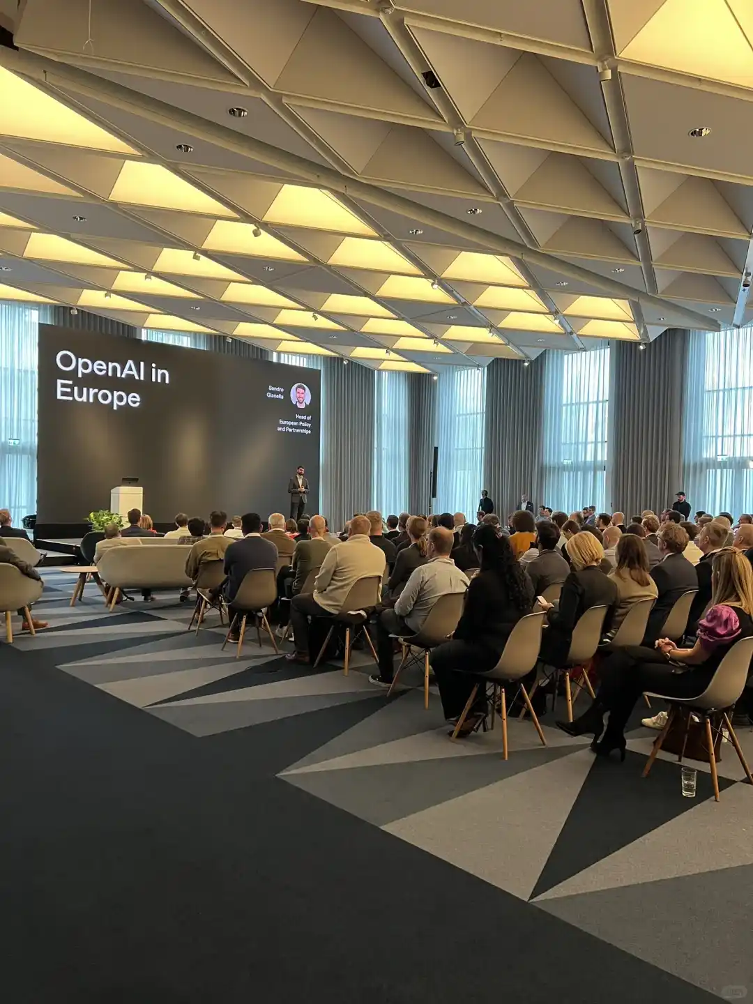 在OpenAI工作一年是什么体验？